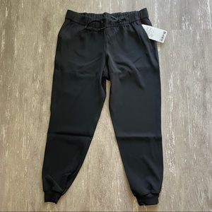 NWOT Lululemon On The Fly Jogger Woven - Black
